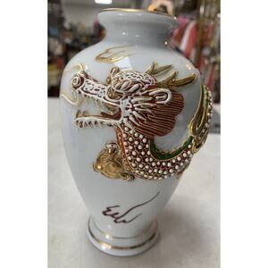 Vintage Japanese Hand painted Dragonware Moriage Dragon Vase 6” made in Japan